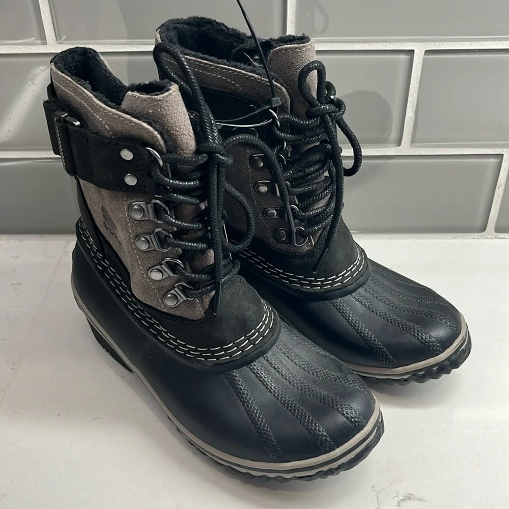 Sorel Winter Fancy Lace II Womens Size 5 Gray Black Waterproof Boots NL2125-011‎